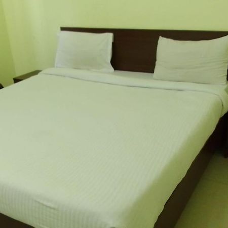 Hotel New Shelton Suites Bangalore Extérieur photo